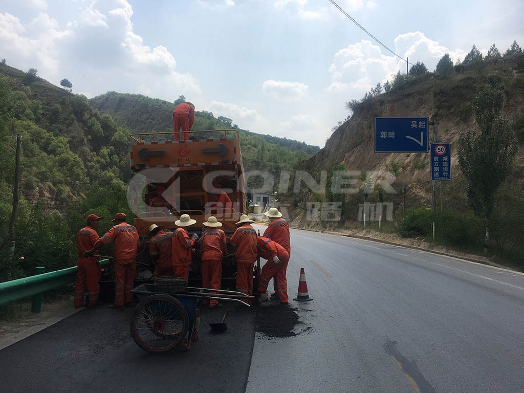 2017年陜西國道微表處施工作業(yè)
